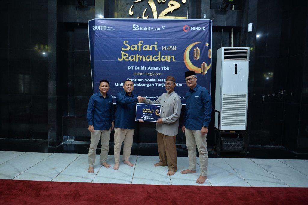 Berbagi Berkah Ramadan, Bukit Asam (PTBA) Salurkan Bantuan untuk 106 Masjid