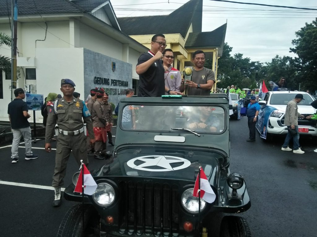 Resmi Lepas Peserta Arak-arakan Piala Adipura, Pj Bupati Lahat Sampaikan Ini