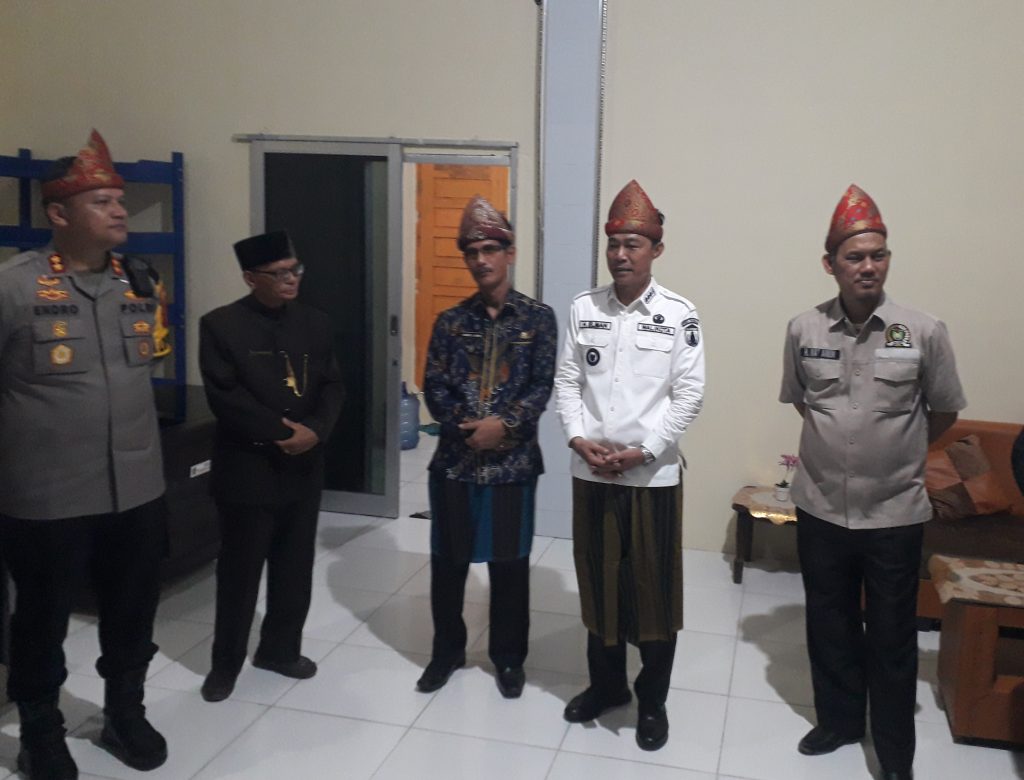 Ramaikan Kebersamaan, Anggota DPRD Prabumulih Hadir di HUT Desa Tanjung Menang