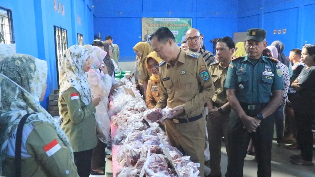 Pasar Murah Pemkot Prabumulih Dibuka Pj Walikota di Tebing Tanah Putih