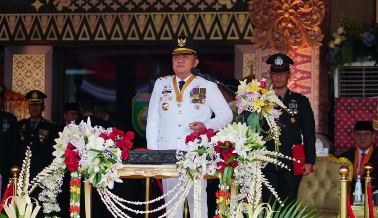 Pimpin Upacara HUT ke-80 RI, Herman Deru : Kobarkan Semangat Bersatu