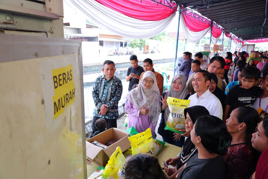 Harga & Stok Sembako Aman, Wako Palembang Kunjungi Pasar Murah