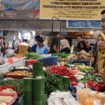 ‎Pimpin Sidak Pasar, Sekda Aprizal Pastikan Jelang Ramadhan Stok Pangan Aman dan Harga Stabil 