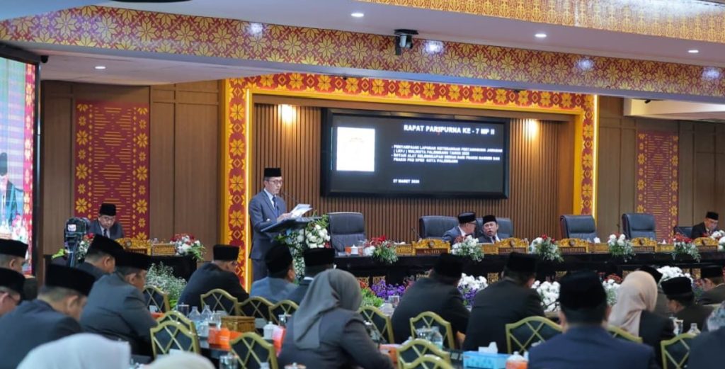 Rapat Paripurna Palembang, Wako Ratu Dewa Sampaikan LKPJ 2025