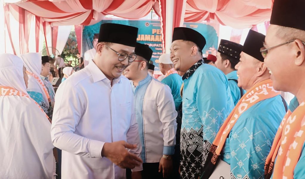 Lepas 236 Calon Haji, Wabup Muba : Jaga Kesehatan Hadapi Ujian di Tanah Suci dengan Ikhlas
