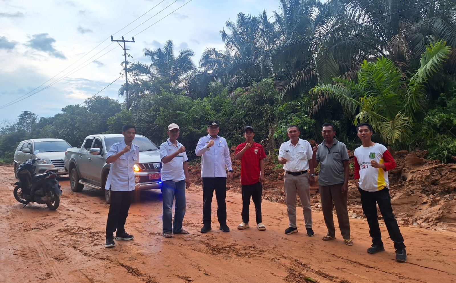 Lumpur Disingkirkan, Jalan Mekar Jaya Siap Dikeraskan