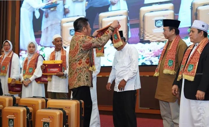 HD Resmikan Travel Al-Mukhtar, Harapkan Layanan Ibadah Aman dan Nyaman