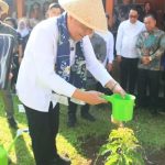 Wagub Sumsel Dorong Kemajuan Sekolah Lewat Aksi Tanam Pohon di SMAN 1 Lubuklinggau