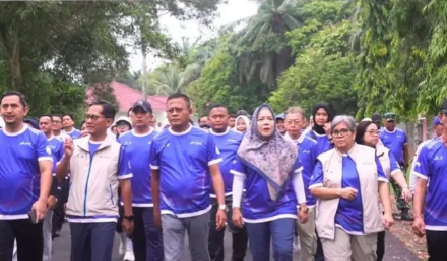 Wako Prabumulih & SKK Migas Gelar Jalan Santai serta Penanaman Pohon